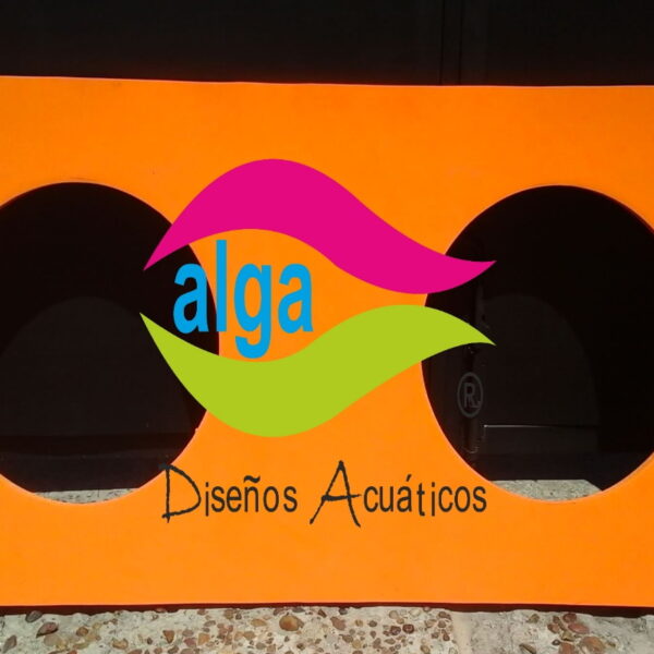 Colchoneta rectangular con 2 perforaciones de 50 cm de diámetro