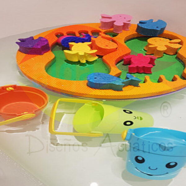 Base más 10 animalitos marinos en 3 cm de espesor  más tres baldecitos